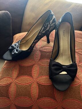 FIONI Clothing Black Lace Peep-Toe Heels with Satin Bow Accent